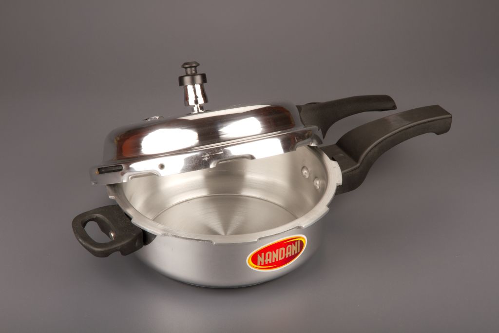 Nandani Aluminium Outer Lid Cooker - Premium Pack